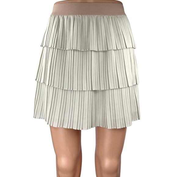 BCBGMaxAzria Dresses & Skirts - BCBGMaxazria Zana Beige White Pleated Tiered Layered Mini A-line Skirt Size XXS